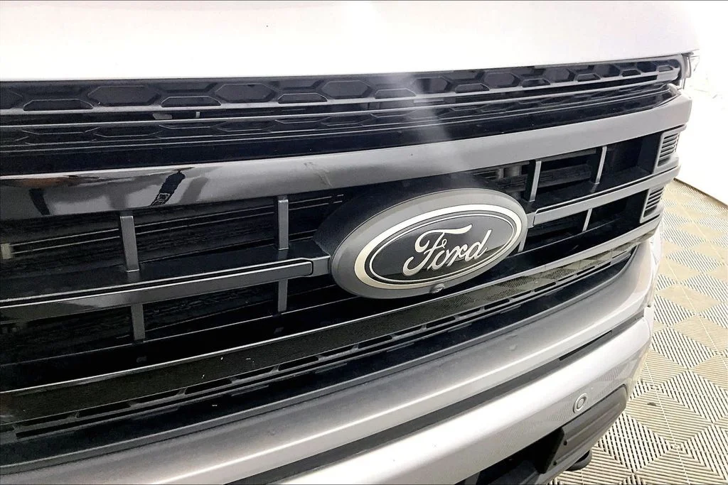 Certified Used 2023 Silver Metallic Ford Platinum image 23