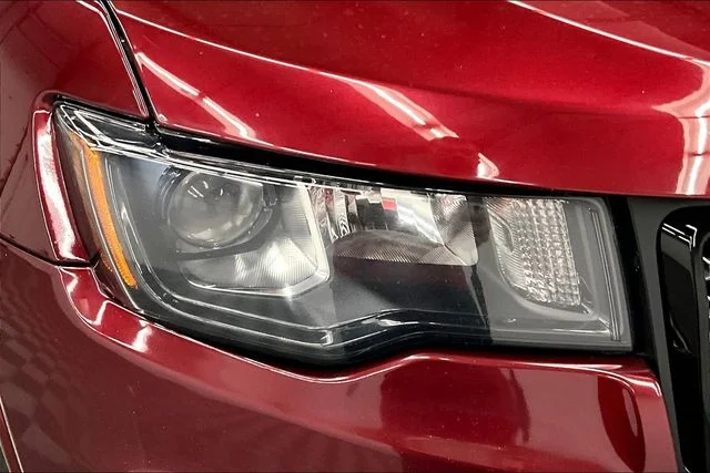Used 2020 Velvet Red Pearlcoat Jeep Altitude image 34