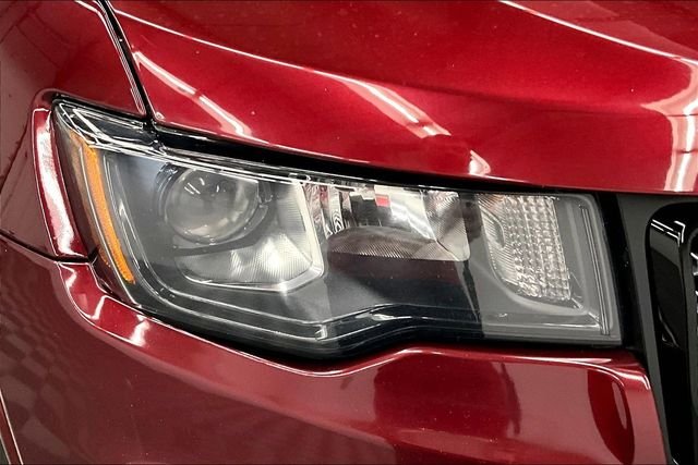 Used 2020 Velvet Red Pearlcoat Jeep Altitude image 34