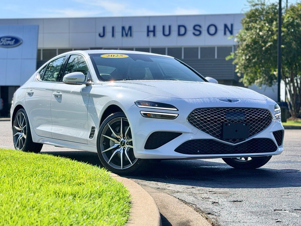 Used 2025 White Genesis 2.5T image 1
