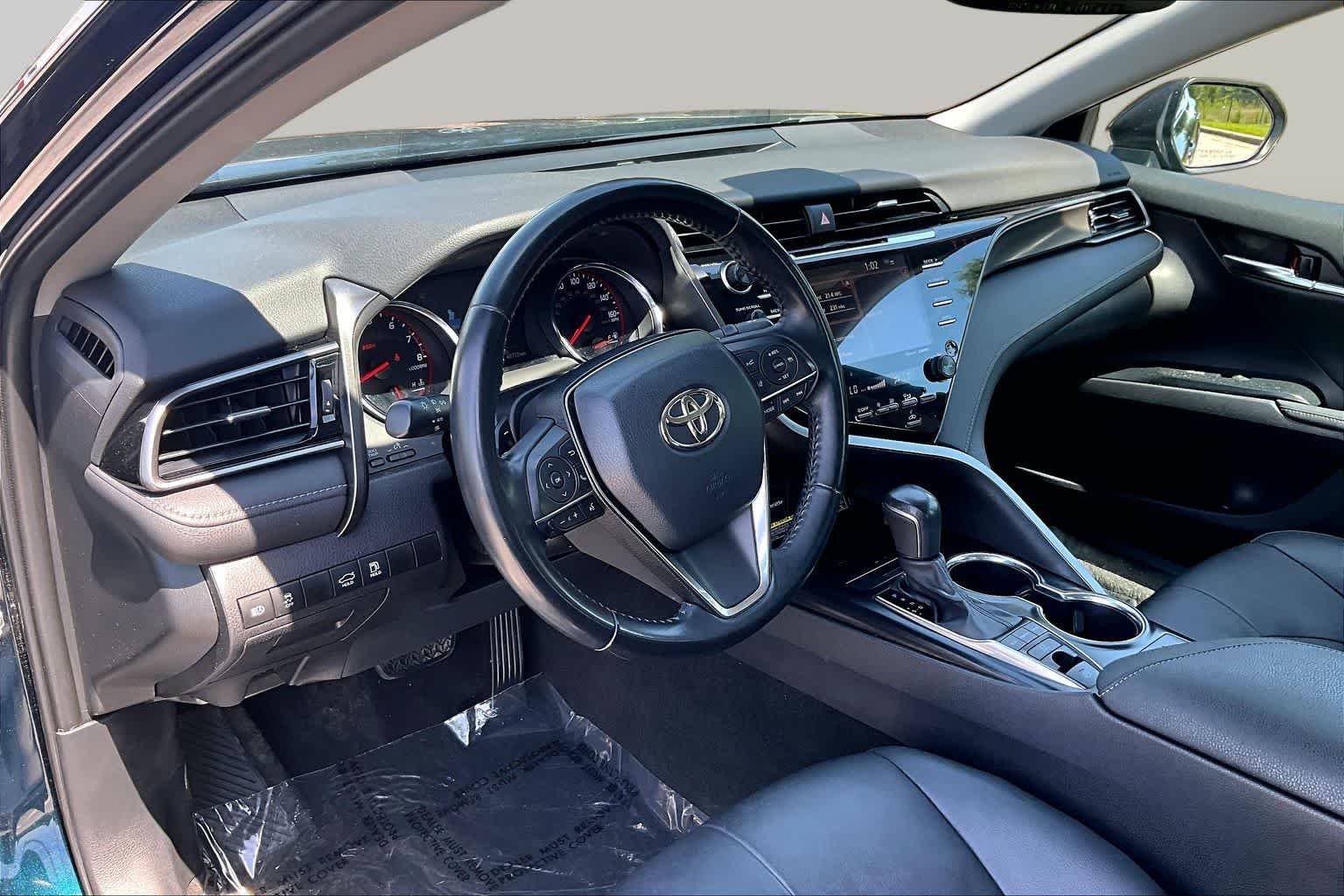 Used 2020 Galactic Aqua Mica Toyota XSE image 17