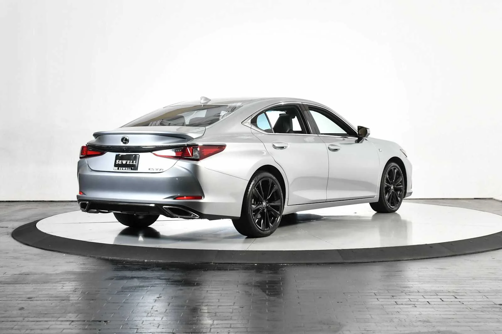 Used 2023 Iridium Lexus F SPORT Handling image 7
