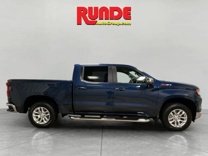 Used 2023 Northsky Blue Metallic Chevrolet LT image 7