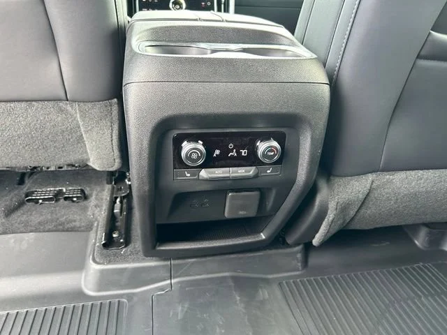 2026 GMC Acadia Elevation - Photo 14