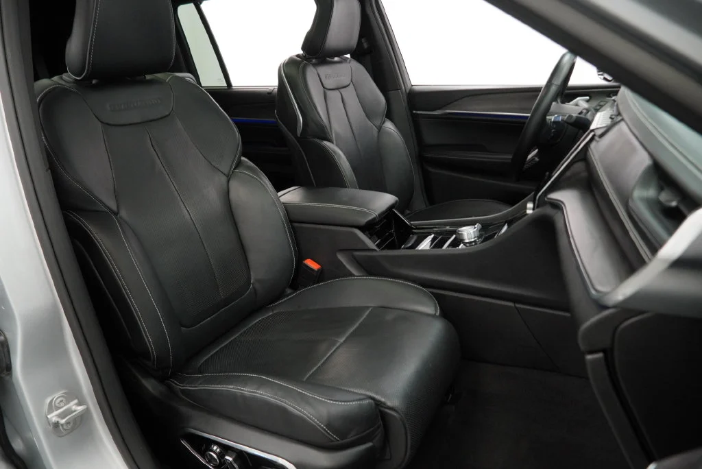 Used 2021 Silver Jeep Overland image 43