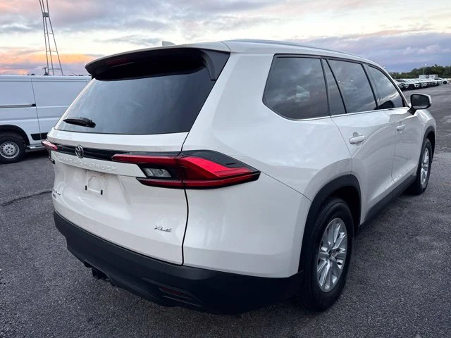 Used 2024 White Toyota XLE image 3