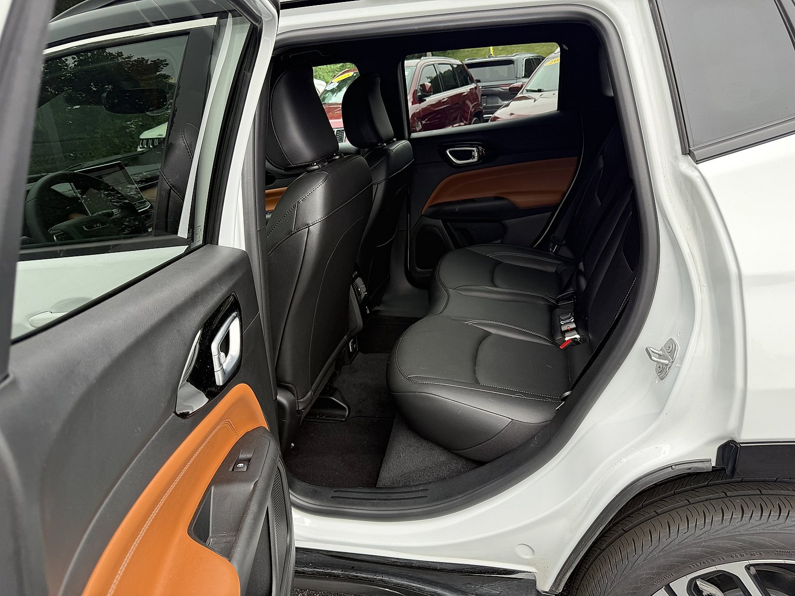 Used 2025 Bright White Clearcoat Jeep Limited image 14