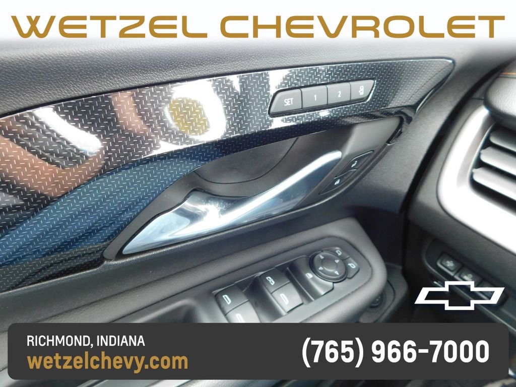 Used 2023 Silver GMC AT4 image 28