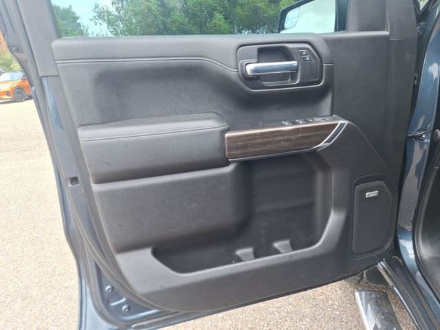 Used 2021 Gray Chevrolet RST image 10