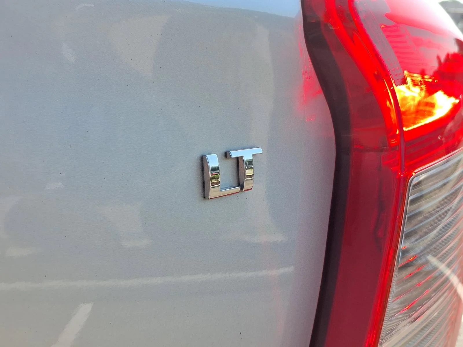 Used 2021 Silver Ice Chevrolet 1LT image 29