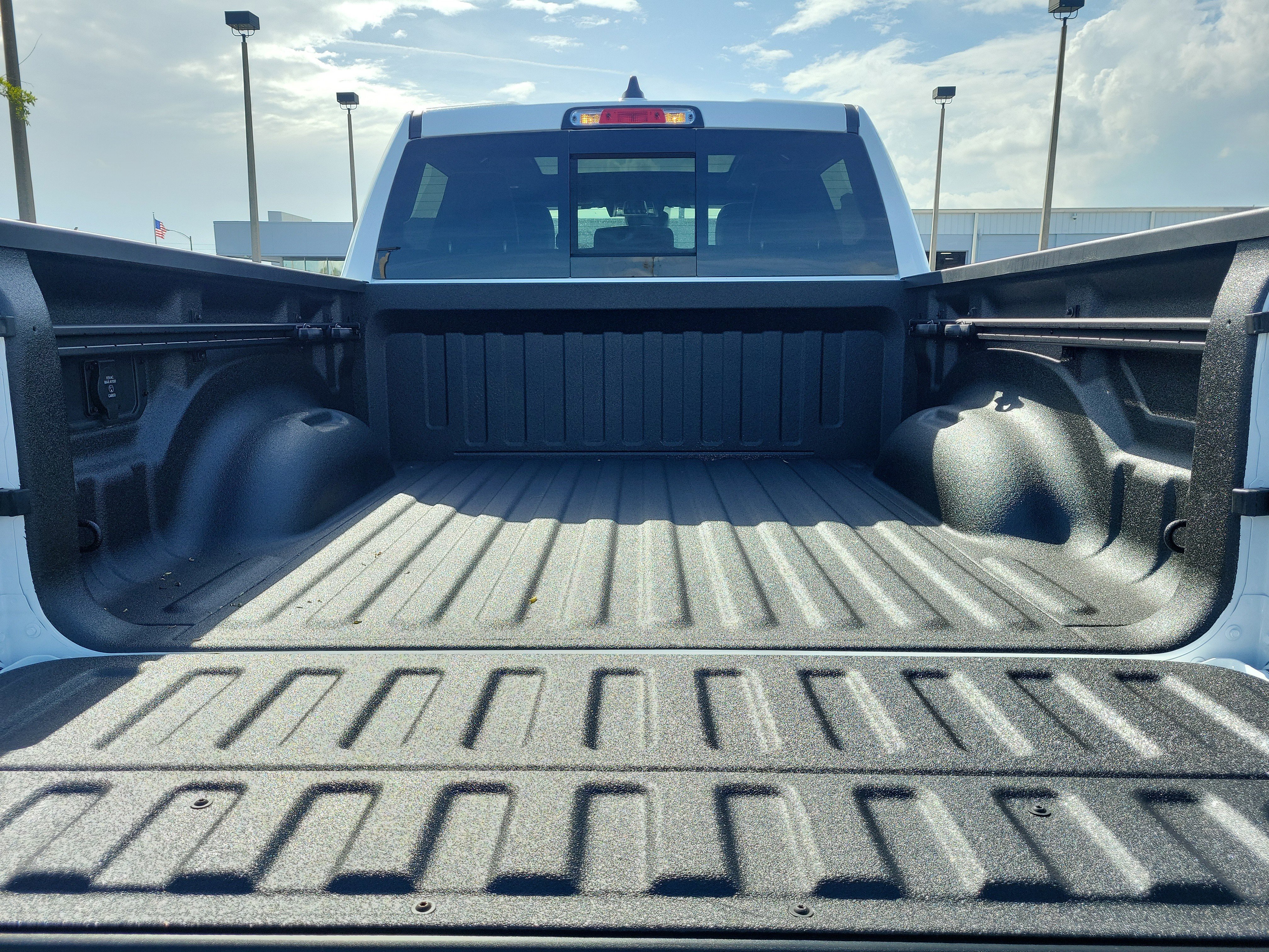 New 2026 Bright White Clear-Coat Exterior Paint RAM Laramie image 7