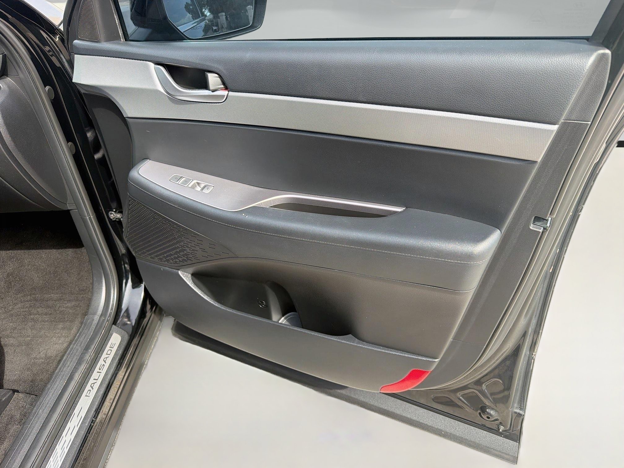 Used 2022 Abyss Black Pearl Hyundai SEL image 31