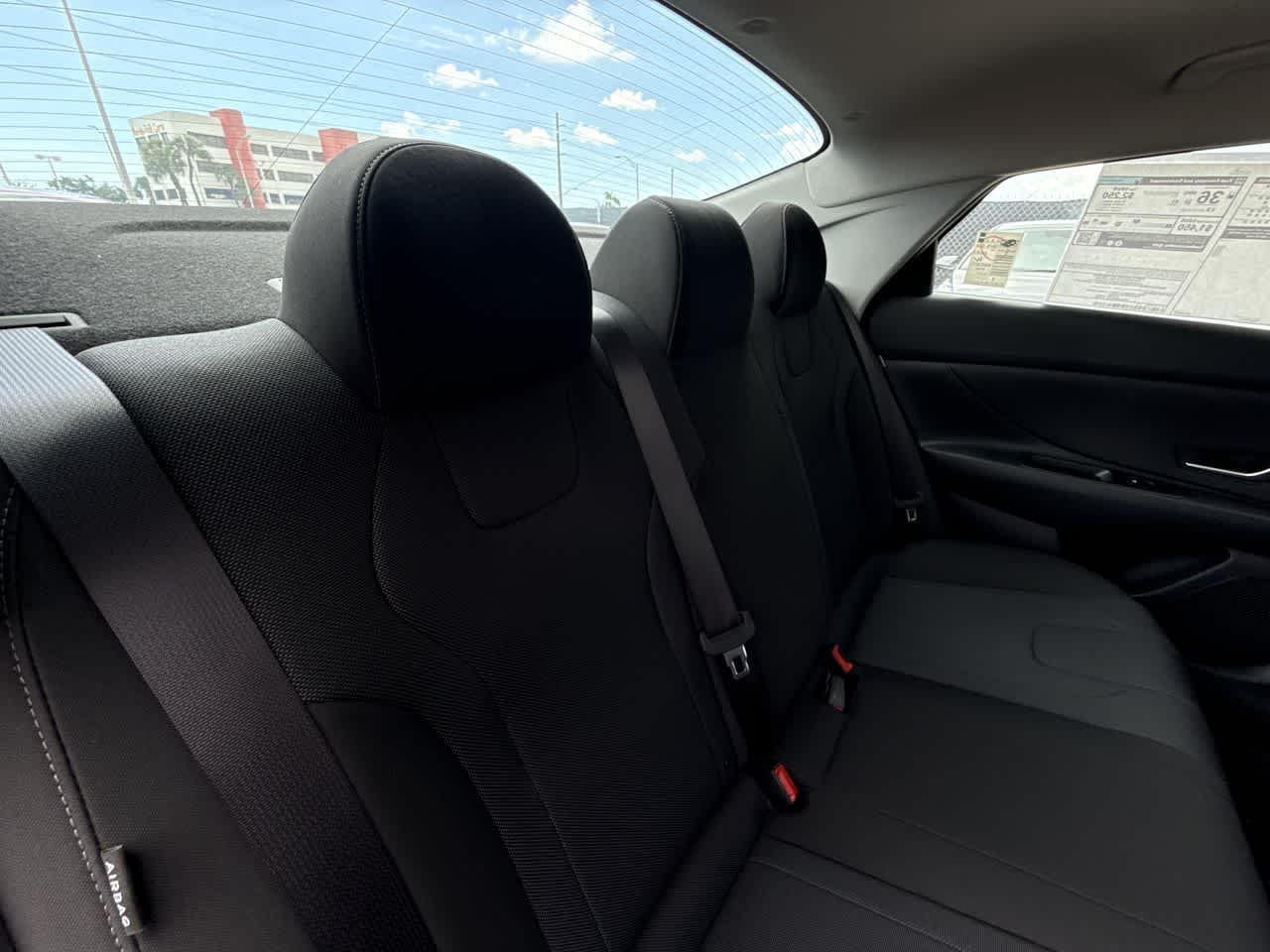 2025 Hyundai Elantra SE - Photo 26