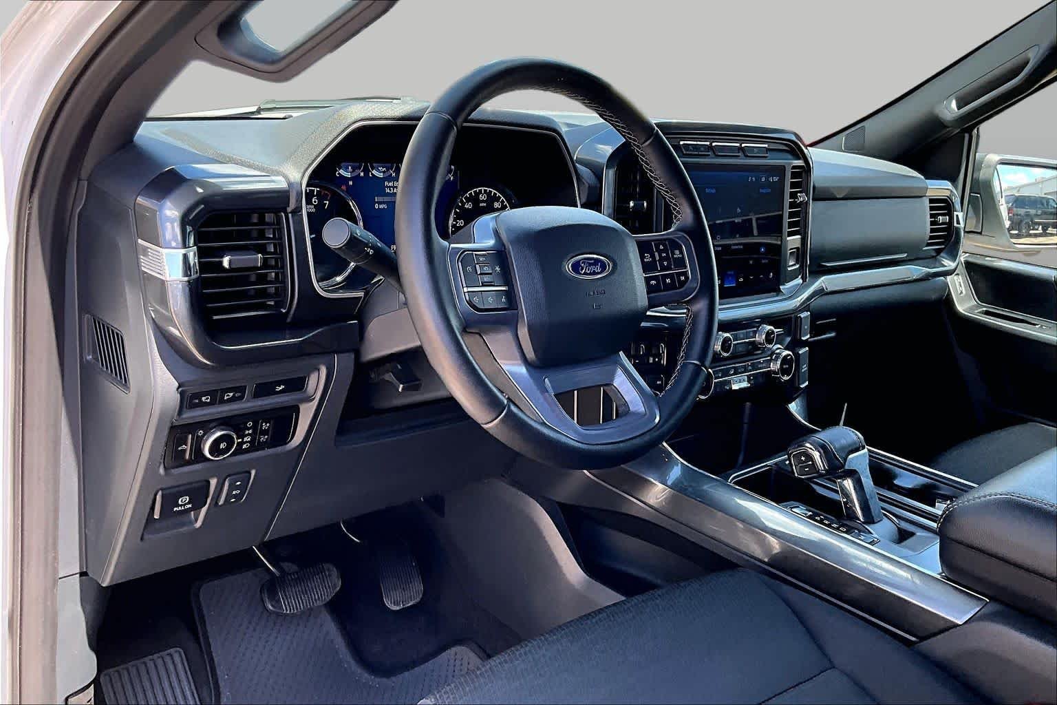 Used 2023 Oxford White Ford XLT image 18
