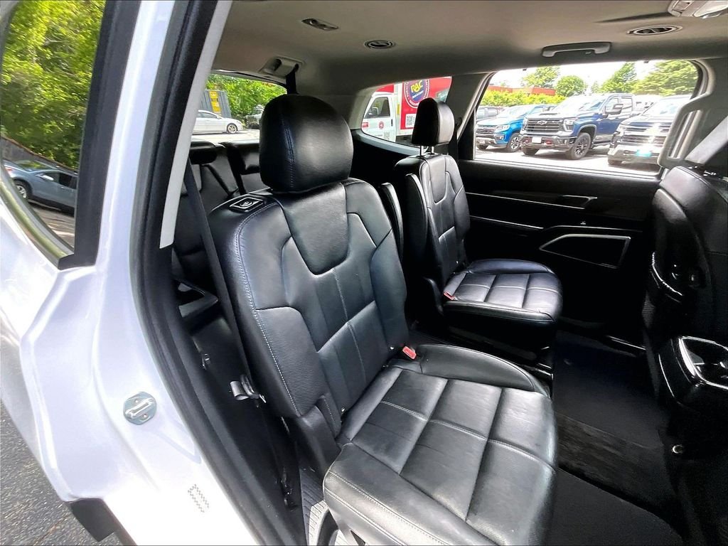 Used 2021 White Kia EX image 15
