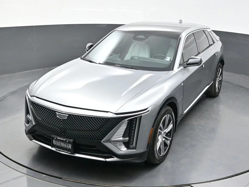 Used 2024 Silver Cadillac Luxury image 33