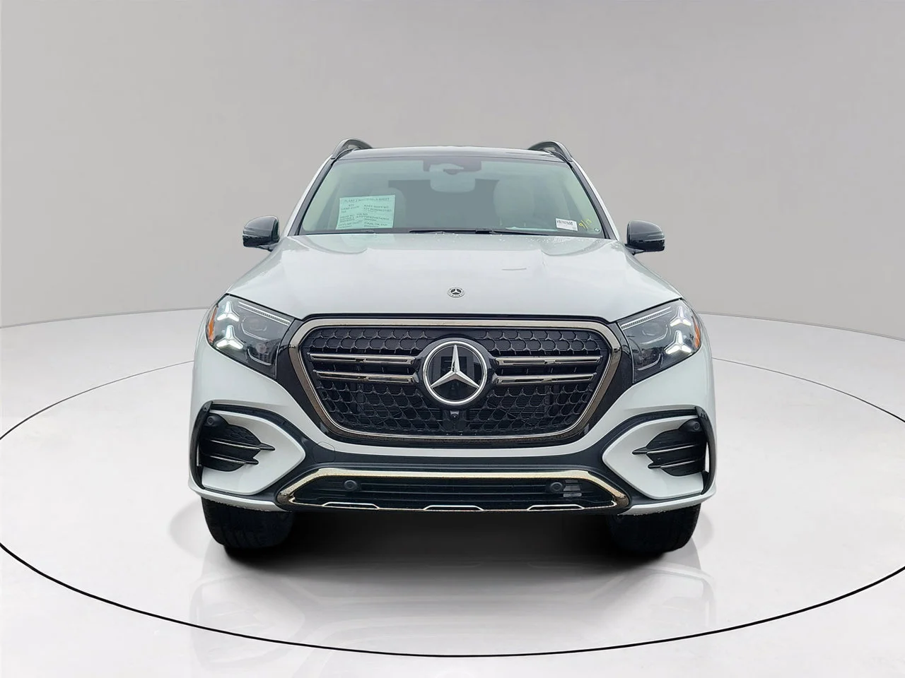 New 2027 MANUFAKTUR Moonlight White Metallic Mercedes-Benz GLS 450 image 2