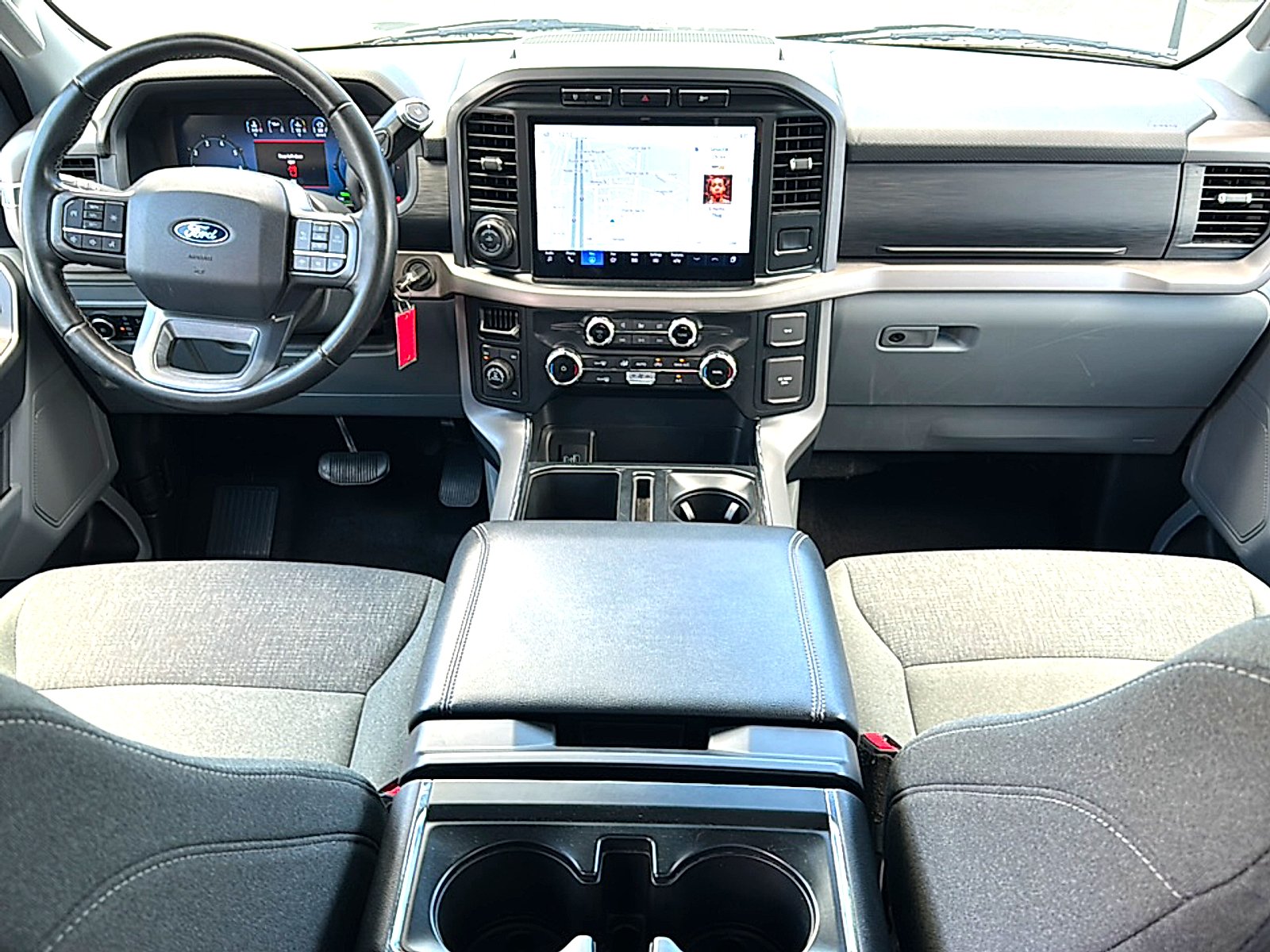 Used 2024 Agate Black Metallic Ford XLT image 20
