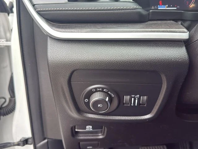Used 2023 White Jeep Limited image 24