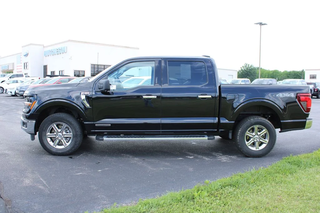 Used 2024 Black Metallic Ford XLT image 4