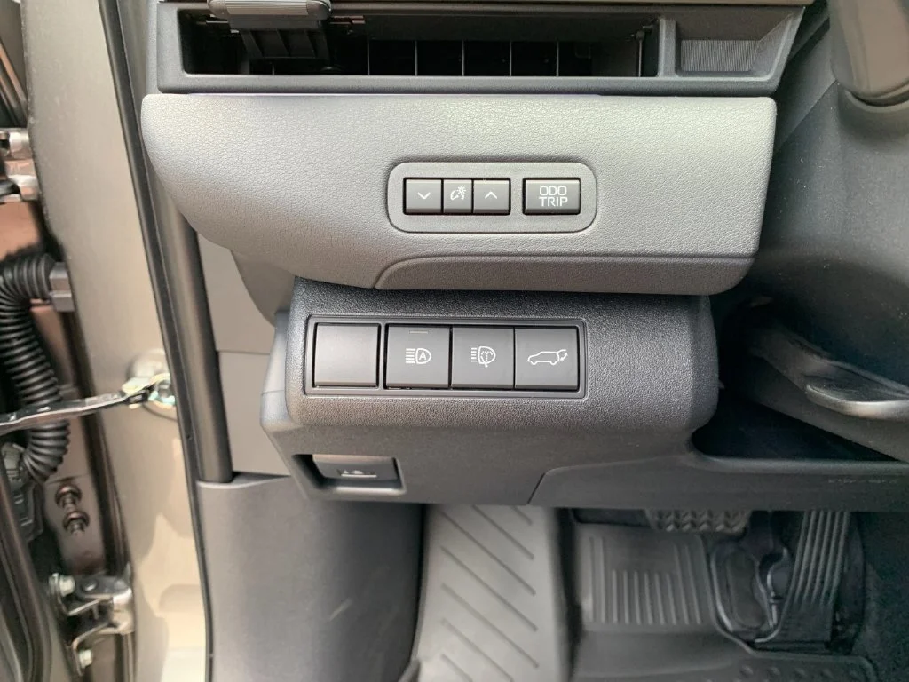 Used 2026  Toyota XLE image 32