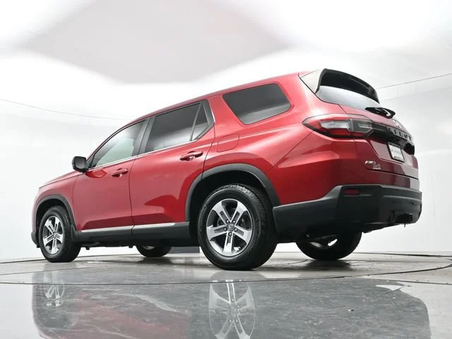 Used 2024 Radiant Red Met Honda EX-L 8 Passenger image 28