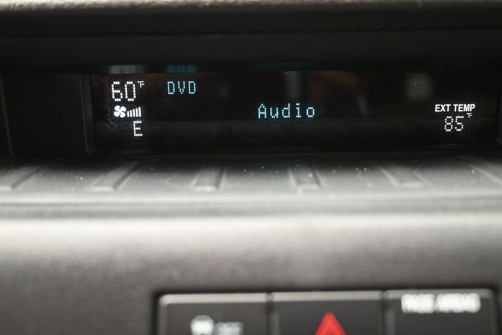 Used 2012 Red Ford Lariat image 4