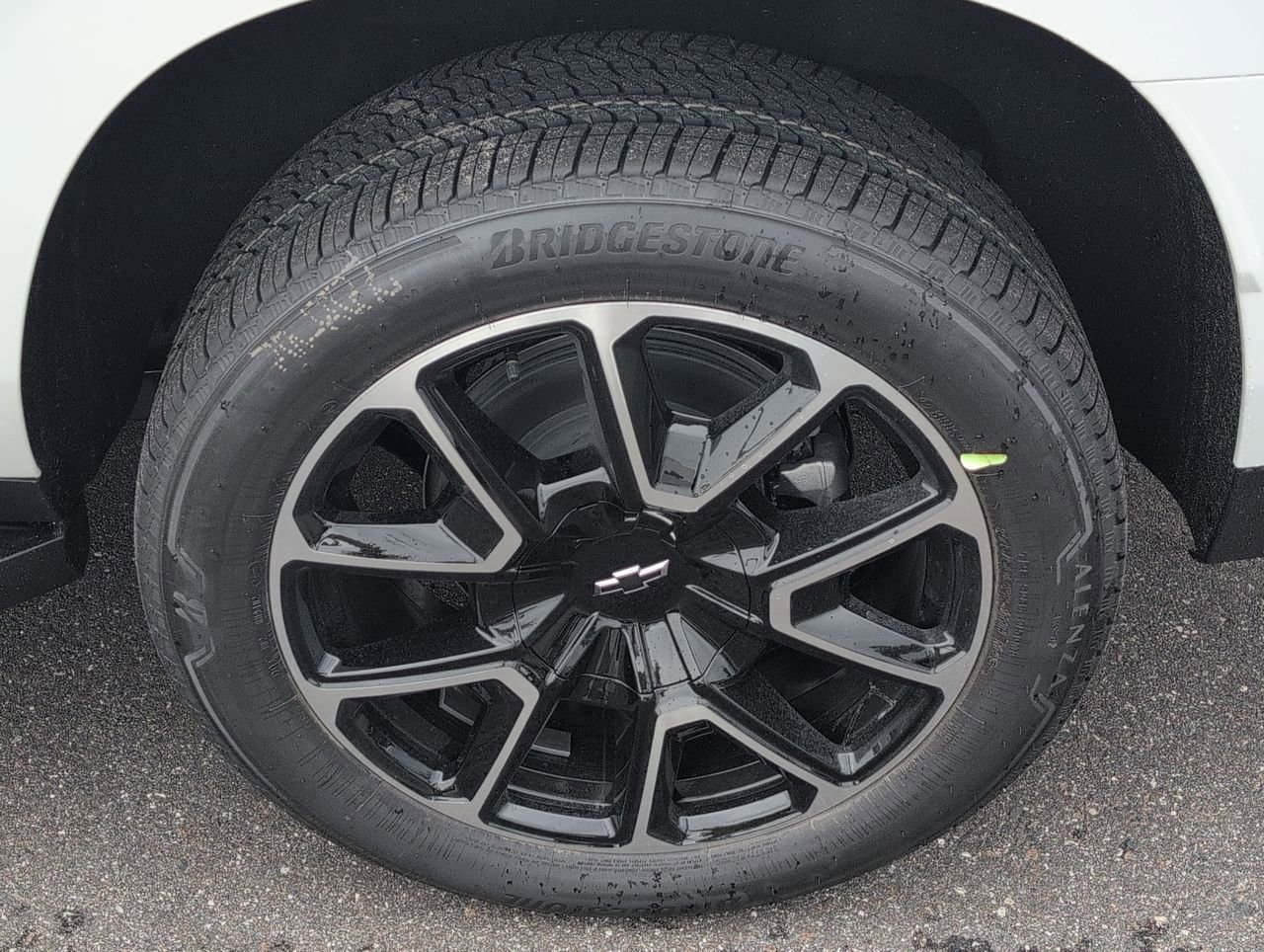 2026 Chevrolet Suburban RST - Photo 32