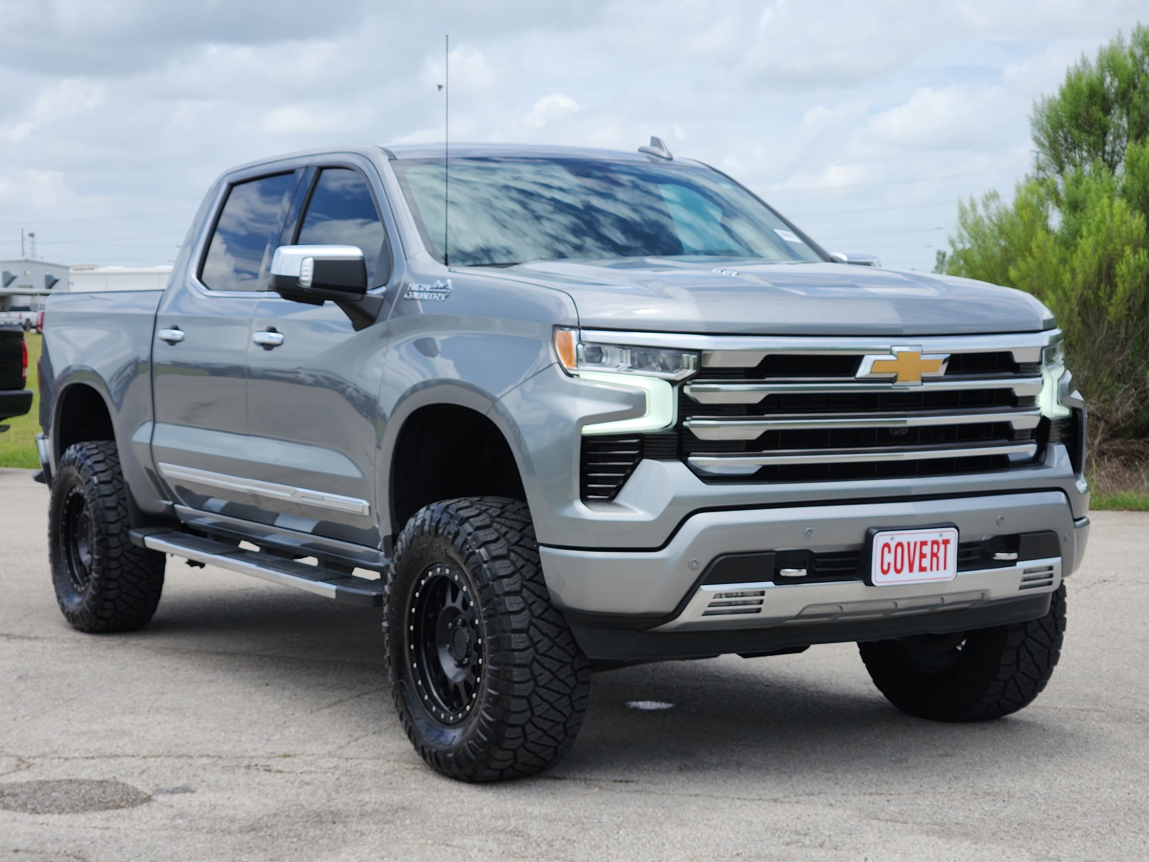 Used 2024 Sterling Gray Metallic Chevrolet High Country image 3