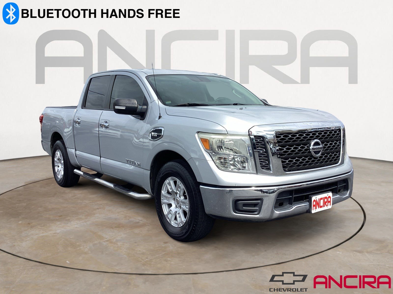 2017 Nissan Titan SV RWD photo