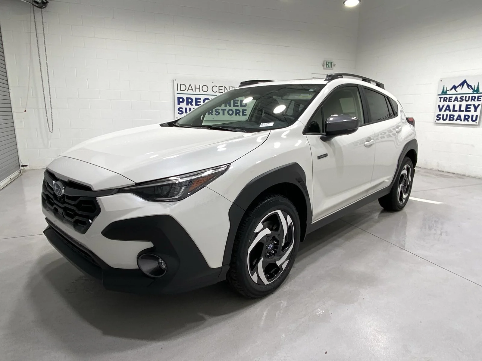 New 2026 CRYSTAL WHITE PEARL Subaru Limited Hybrid image 4