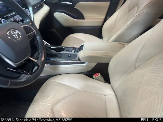 Used 2021 Black Toyota Platinum image 18