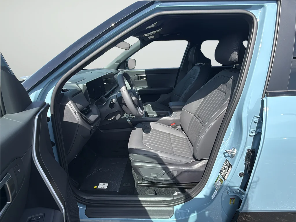 New 2027 Frost Blue / Black Roof Kia X-Line S image 26