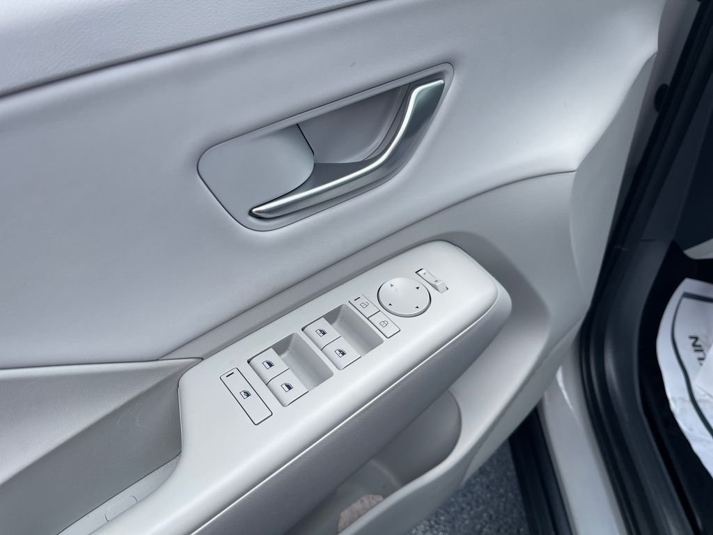2026 Hyundai Kona SEL Premium - Photo 11