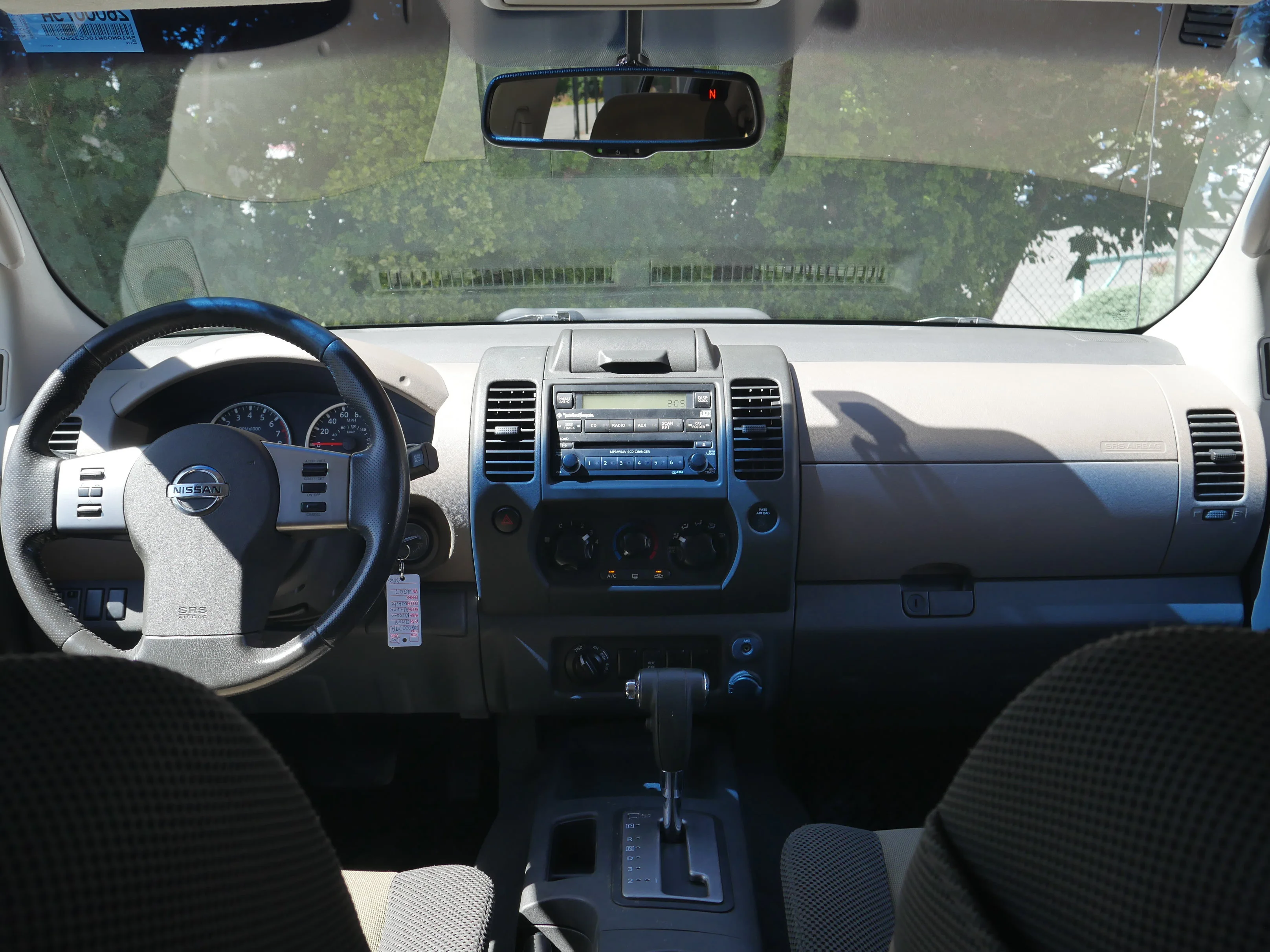 Used 2008 Avalanche Nissan SE image 9