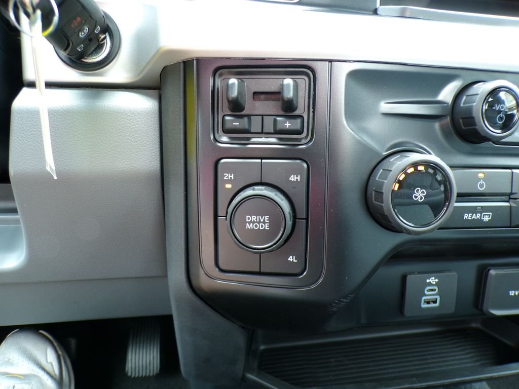 New 2026 Carbonized Gray Metallic Ford F-450® XLT image 14