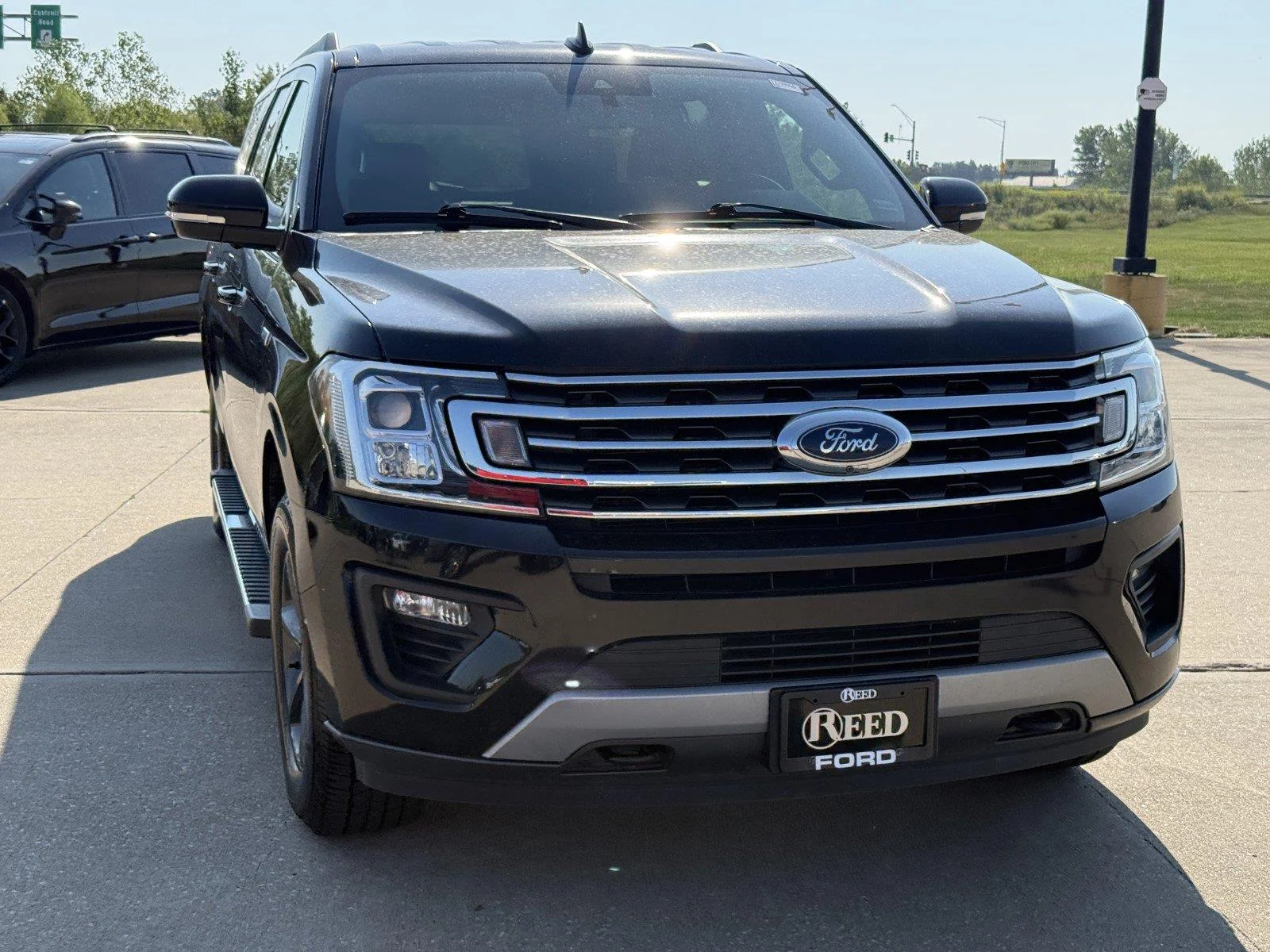 Used 2024 Ford Expedition XLT with VIN 1FMJU1J88REA35903 for sale in Kansas City