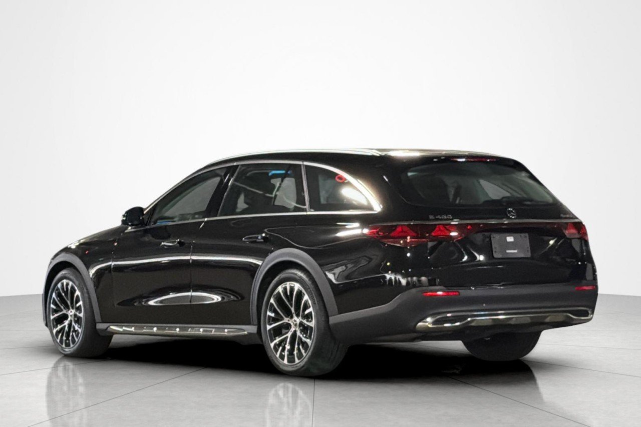 Used 2026 OBSIDIAN BLACK METAL Mercedes-Benz E 450 image 3