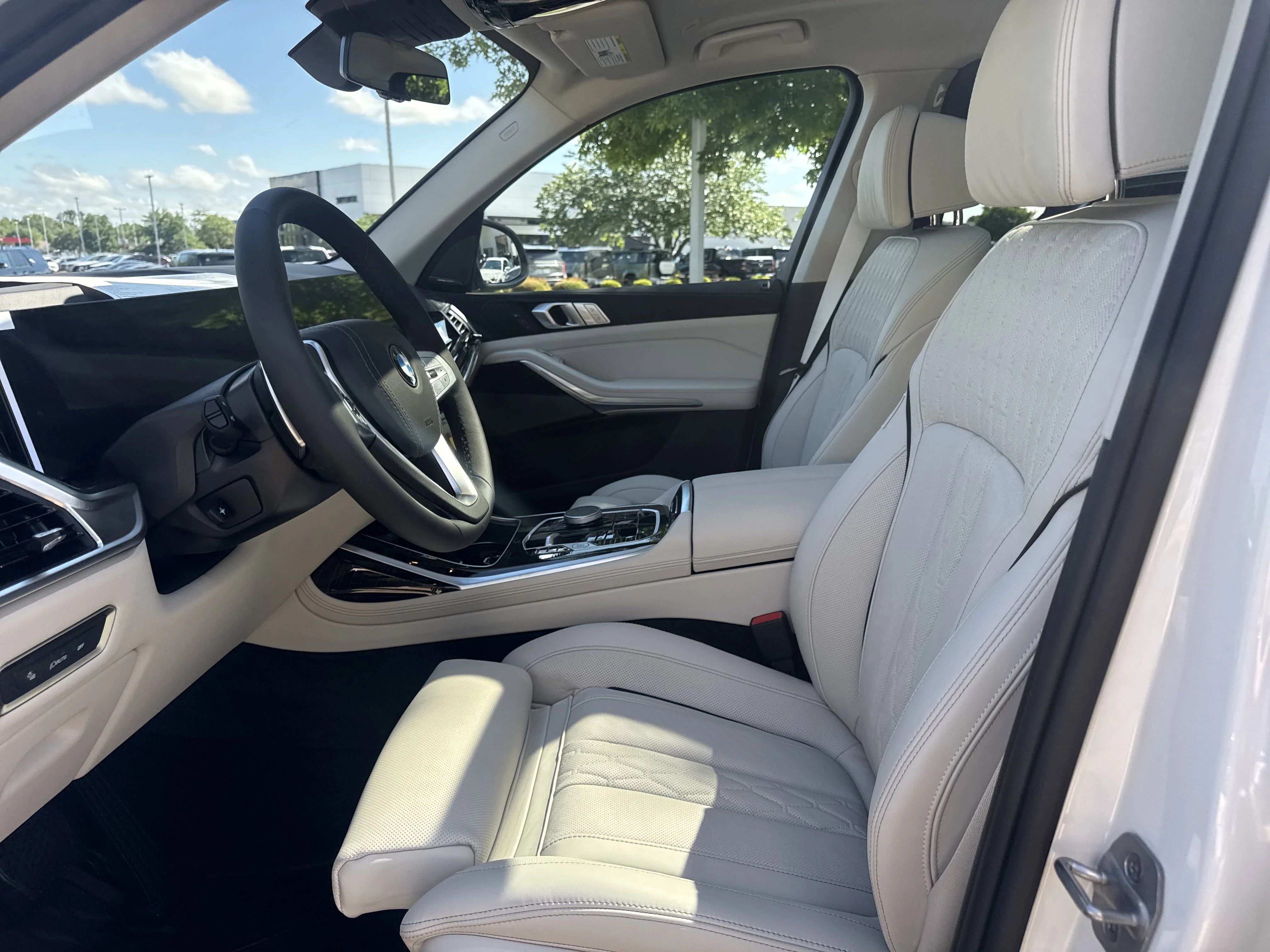 2026 BMW X7 40i - Photo 10