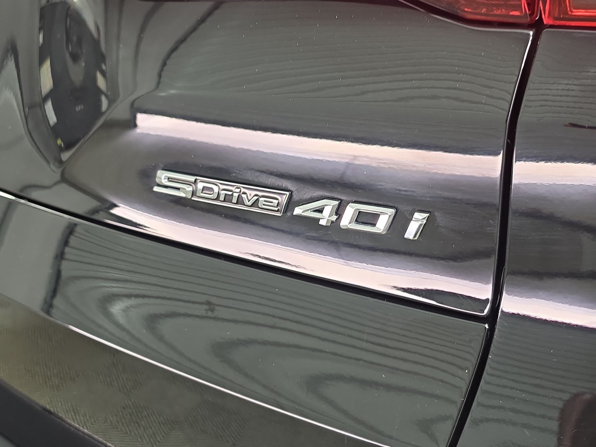 Used 2020 Black BMW sDrive40i image 11