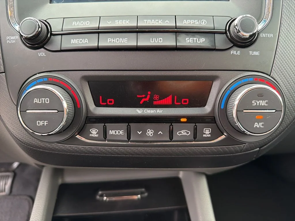Used 2017 Black Kia EX image 35