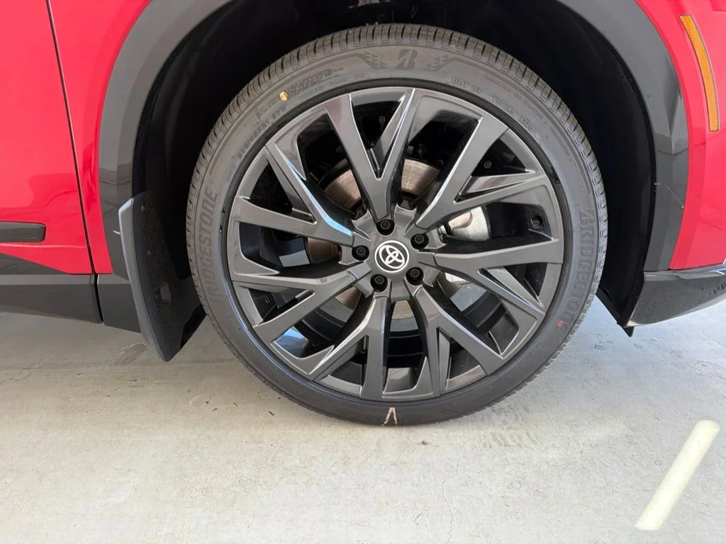 New 2026 Finish Line Red with Black roof <sup>1</sup> Toyota  Limited image 7
