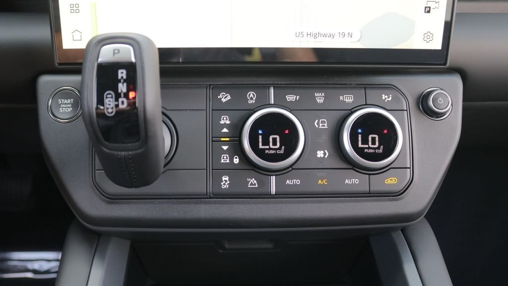 New 2026 Fuji White LAND ROVER X-Dynamic SE image 25