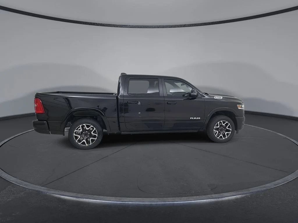 New 2026 Diamond Black Crystal Pearl-Coat Exterior Paint RAM Laramie image 16