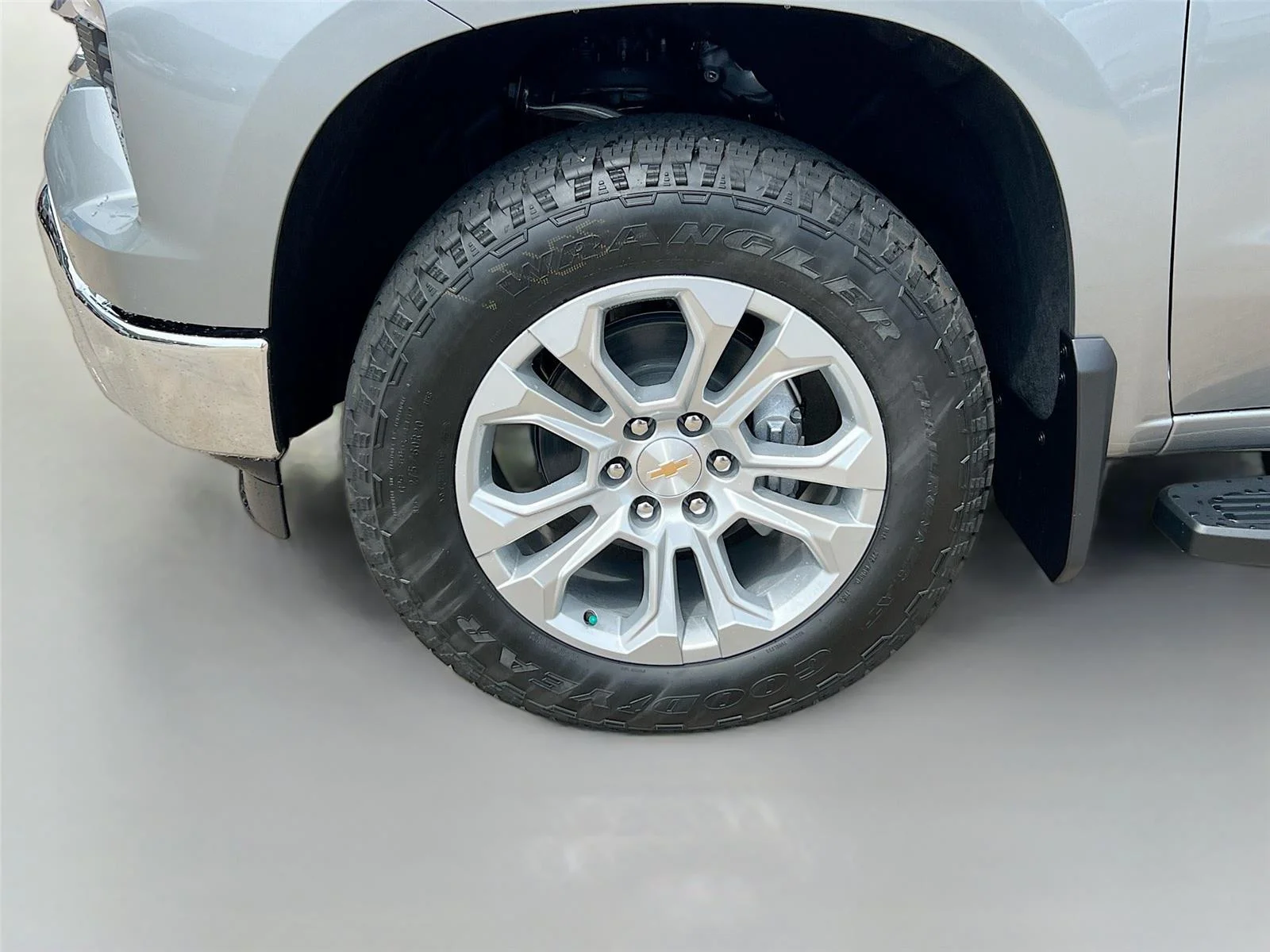 New 2026 Sterling Gray Metallic Chevrolet LTZ image 31