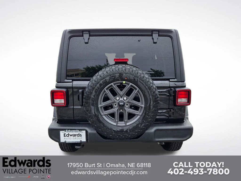 New 2026 Black Clear-Coat Exterior Paint Jeep Sport S image 4