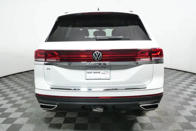 New 2026 Opal White Pearl Volkswagen 2.0T SE w/Technology image 25