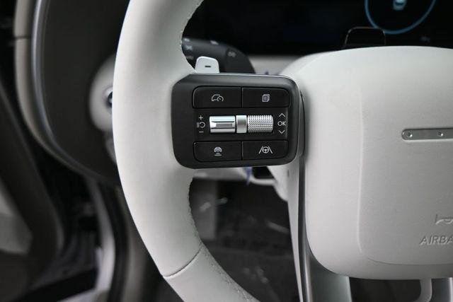 New 2026 Silver Hyundai SEL 7P image 17