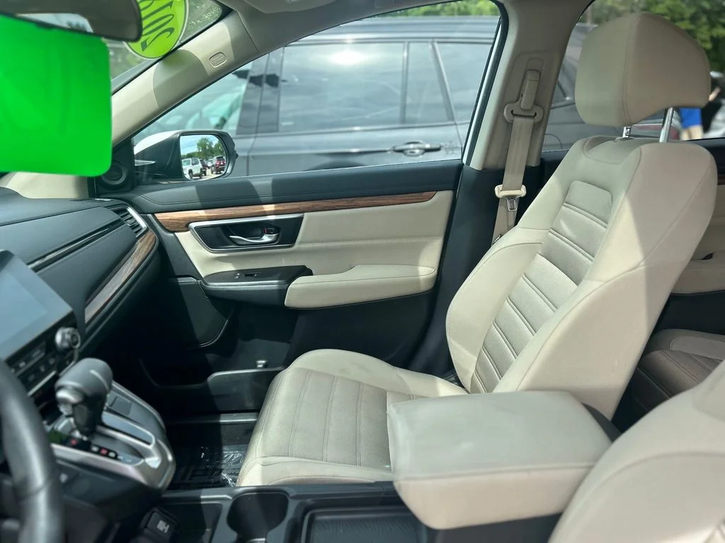 Used 2018 White Honda EX image 22