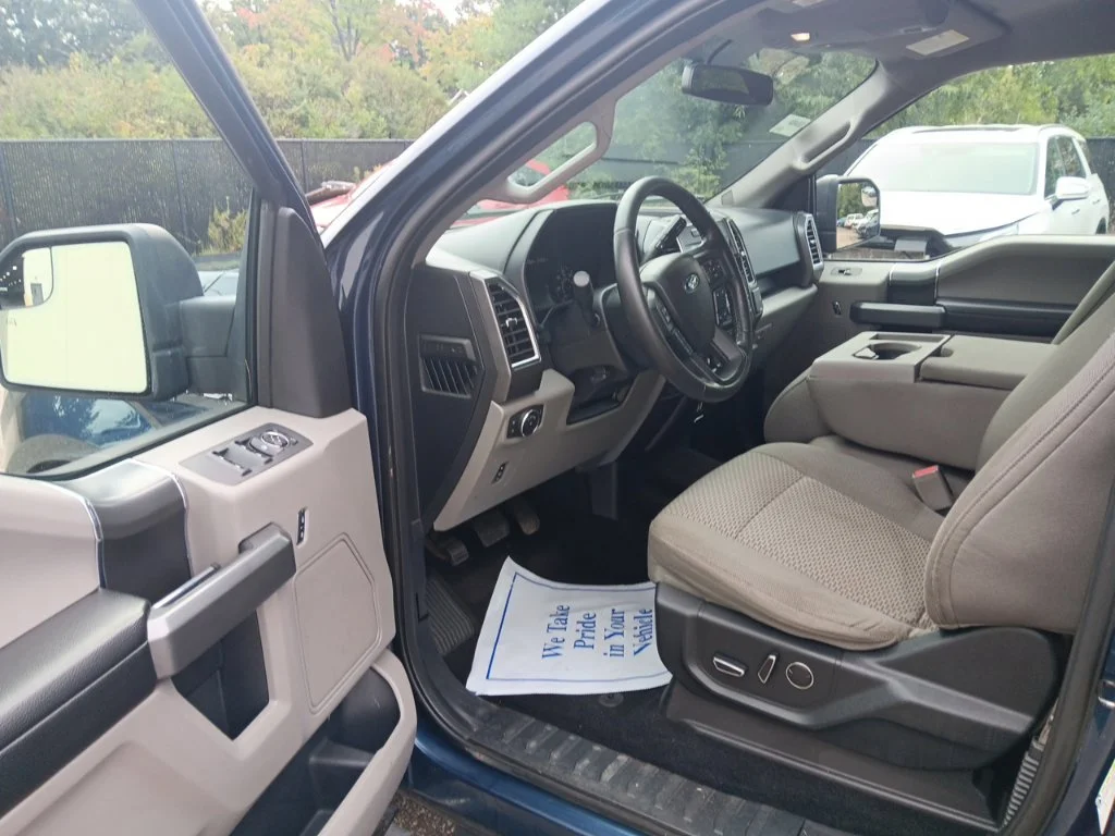 Used 2016 Blue Jeans Metallic Ford XLT image 13